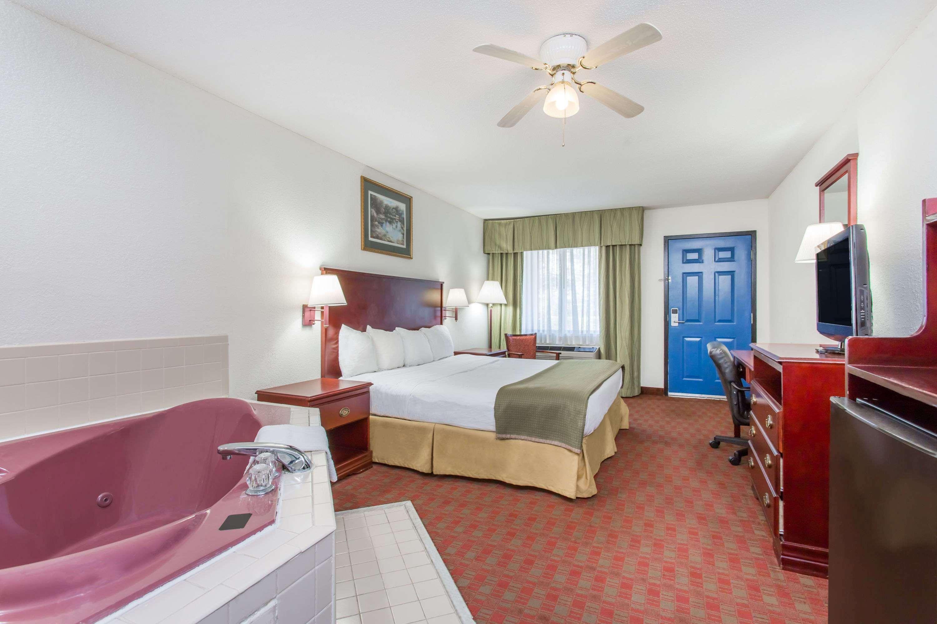 Baymont Inn & Suites Manning Esterno foto