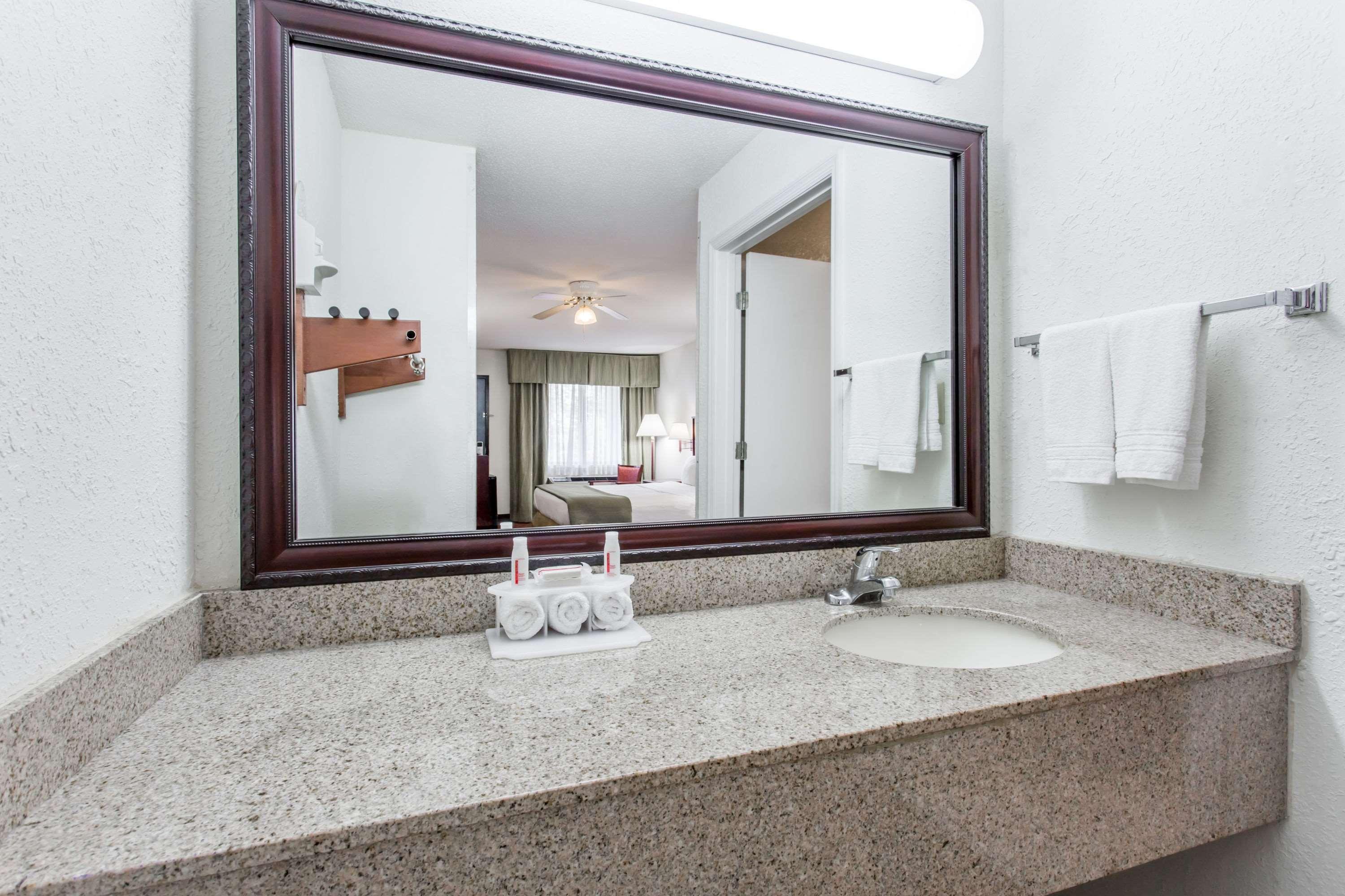 Baymont Inn & Suites Manning Esterno foto