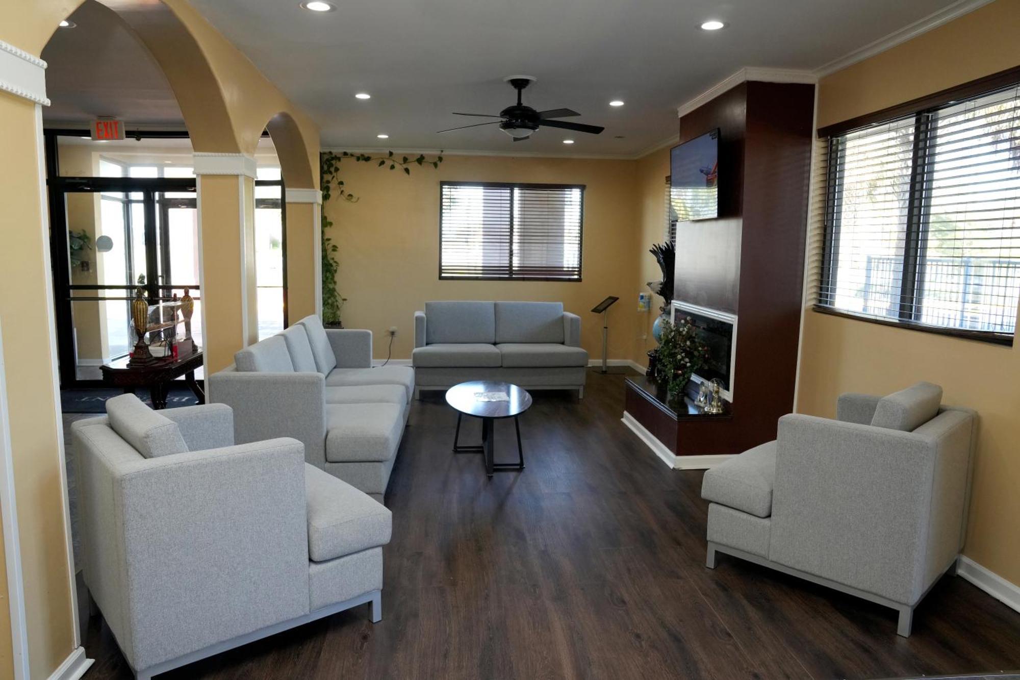 Baymont Inn & Suites Manning Esterno foto