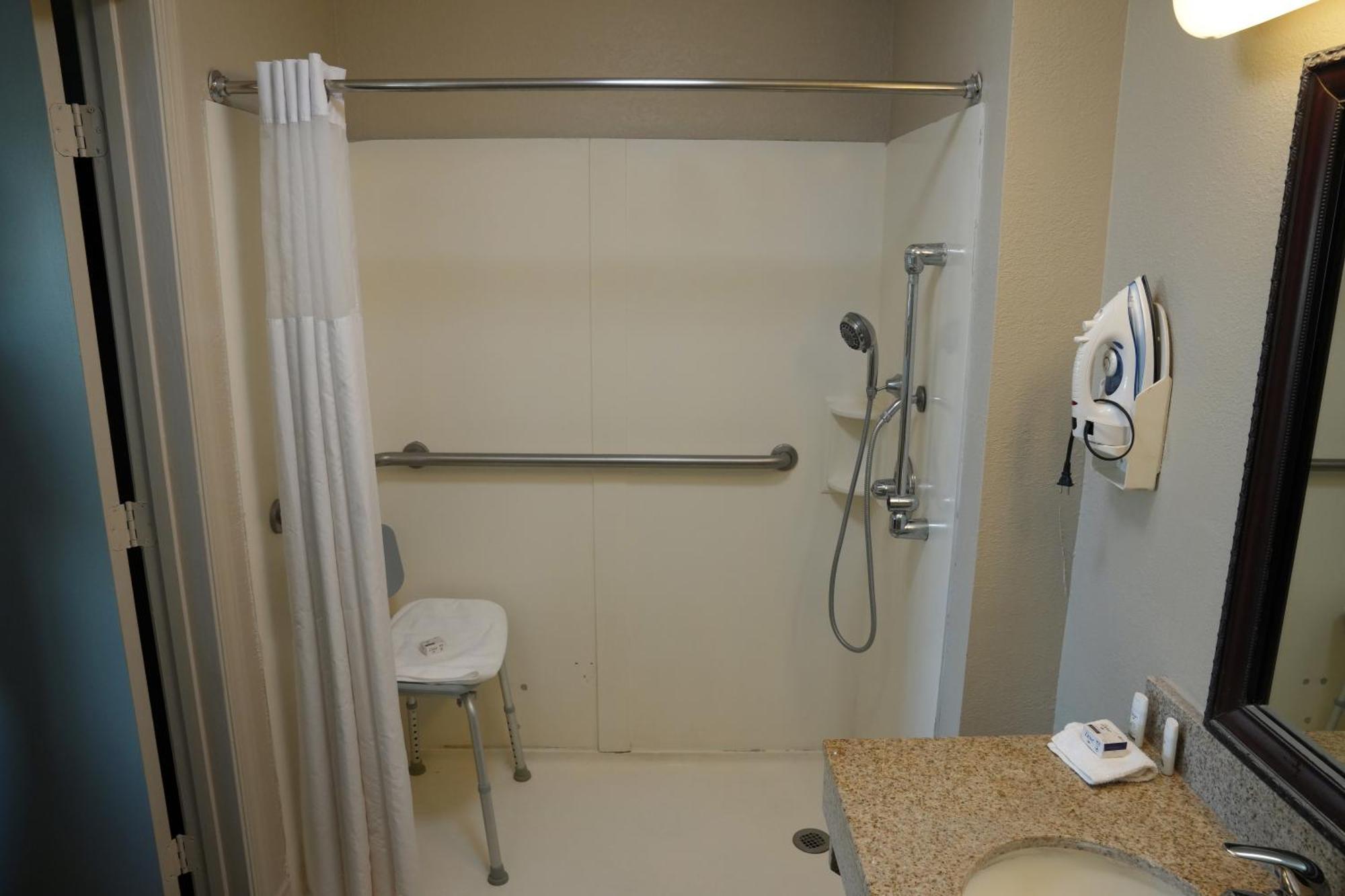 Baymont Inn & Suites Manning Esterno foto